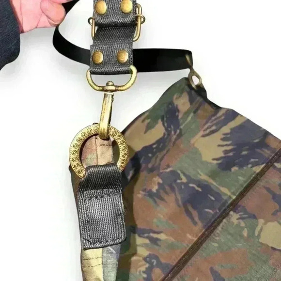 VTG Camouflage DC Comics Zip Cross Body Tote Bag Y2K Skater Streetwear Going Out - Picture 5 of 10